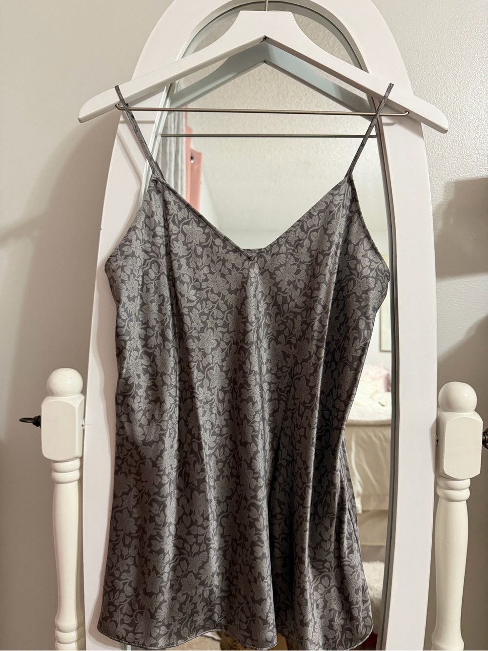VINCE Floral Jacquard Silk Cami Top Gray Silver Spaghetti Strap